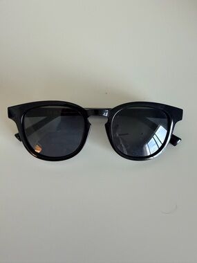 Meller Banna Sunglasses in Black